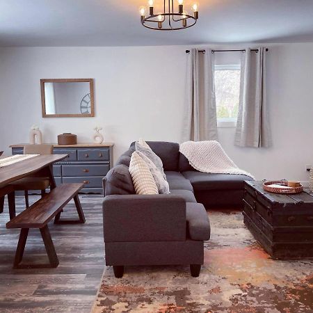 Private Cottage With Huge Private Dog Park! Barrys Bay Exterior foto