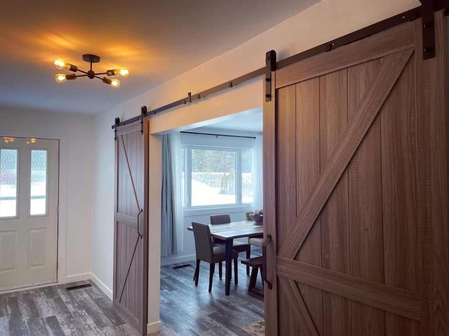 Private Cottage With Huge Private Dog Park! Barrys Bay Exterior foto