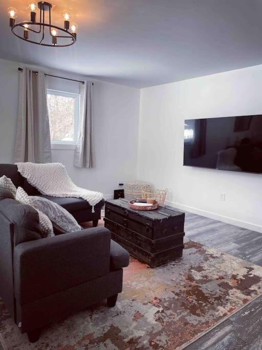 Private Cottage With Huge Private Dog Park! Barrys Bay Exterior foto